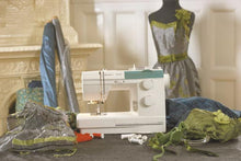 Load image into Gallery viewer, Viking Emerald 118